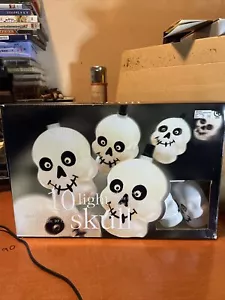 Halloween Skull String Lights Skeleton Skulls 10 Light Set White Light Plastic - Picture 1 of 9