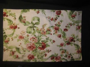 ROSES FLOWERS FLORAL LEAVES HANDMADE FABRIC PLACEMATS SET OF 4 - Picture 1 of 1