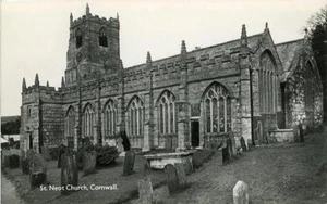 REAL PHOTOGRAPHIC POSTCARD OF SAINT NEOT CHURCH, (NEAR BODMIN), CORNWALL - Picture 1 of 2