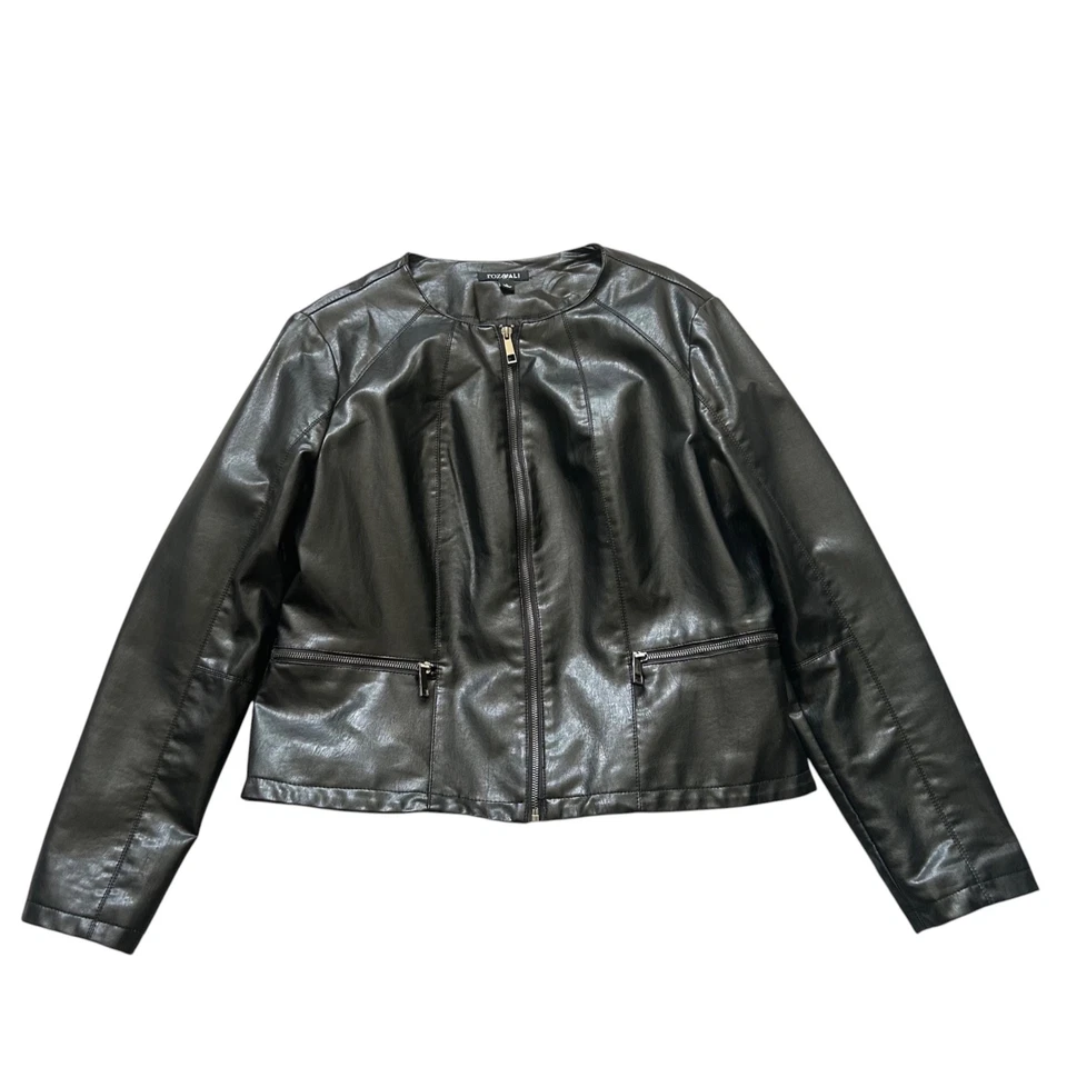 Chaqueta de motociclista de cuero sintético negra Roz & Ali para mujer talla grande Foto 1 de 4