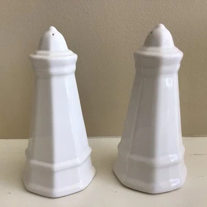 Pfaltzgraff Heritage Style Traditional White Salt and Pepper Shakers Set Nice! - Picture 1 of 2
