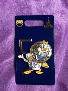 2021 Walt Disney World 50th Anniversary Collection Donald and Daisy Duck Pin - Picture 1 of 2