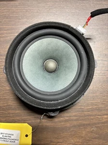 2017-2020 HYUNDAI ELANTRA FRONT OR REAR DOOR SPEAKER # 96330-F2000 L27 - Picture 1 of 4