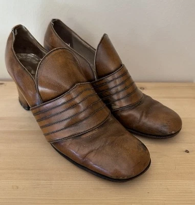 Vintage 1970s Women’s Brown Leather Heeled Loafer Shoes Sz 7 - Image 1 of 4