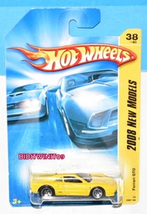 HOT WHEELS 2008 NEW MODELS FERRARI GTO YELLOW - Picture 1 of 2