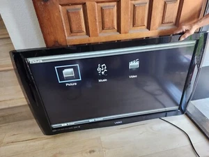 VIZIO M420NV 42-inch Class Edge Lit Razor LED LCD HDTV - Picture 1 of 6