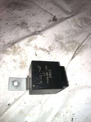 1990 - 1993 Eagle Talon MB510925 继电器? 模块? 4G63T 零件 U3 — 第 1/4 张图片