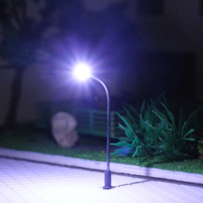 10 Stk. Spur Z 1:200 Peitschenlampen LED 42mm Straßenlampen flexible Höhe NEU - Bild 1 von 4