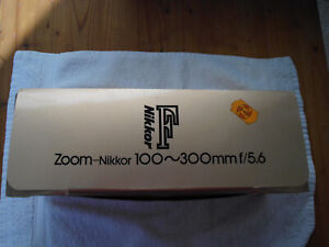 Nikon Tele Zoom 100- 300 mm f / 5.6