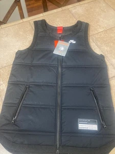 NIke vest Mens Small - Thermore - Brand new 802648 010 - Picture 1 of 5