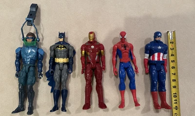 "Lote de 5 figuras de acción Hasbro Marvel 12"" Batman, Spiderman, Ironman, etc." Foto 1 de 3