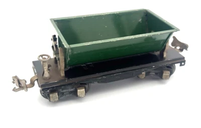 Lionel Lines PreWar Dump Car Green 659 - Image 1 of 4