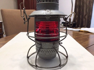 Vintage 1925 Great Northern Railway Railroad Lantern Armspear - Image 1 of 4
