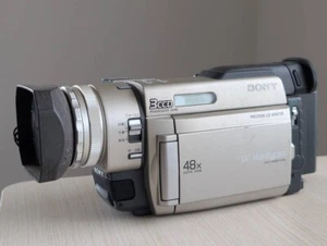 For Parts Sony DCR-TRV900 NTSC MiniDV Handycam Camcorder Power not turn on - Picture 1 of 6