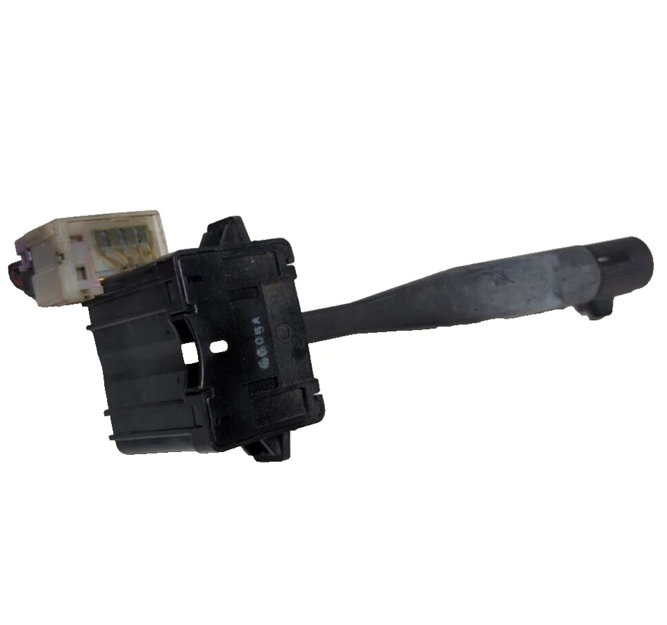 Interruptor de control combinado de luz de giro y luz de cabeza Nissan Sentra 1987-1993 Foto 1 de 4