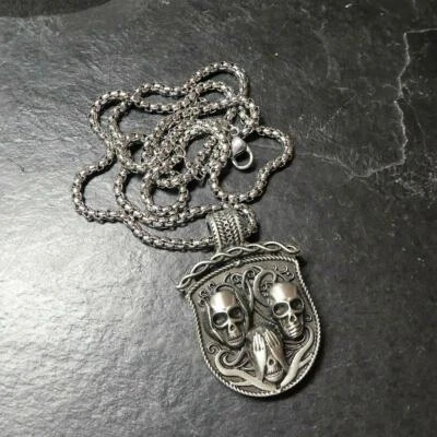 古董银色锡制三头骷髅 See No Evil 吊坠 23 英寸男式项链 — 第 1/4 张图片