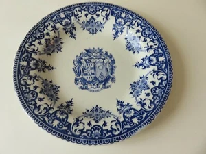 ASSIETTE CREUSE FAIENCE GIEN 19EME ARMOIRIES BLASON DEVISE N°5 - Picture 1 of 4