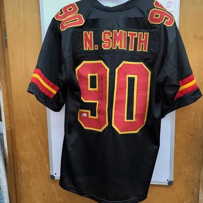 Camiseta firmada por Neil Smith de los Kansas City Chiefs Beckett Witnessed 6xPro Bowl Foto 1 de 4