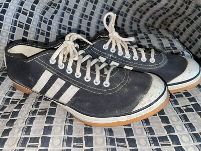 VTG 60s Boys 4.5 CHUCK TAYLOR BLACK CONVERSE USA STRIPE TRACK STAR SNEAKER SHOES - Image 1 of 4