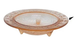 Vaso de vidrio de la depresión rosa y espina de EE. UU. con patas de 10 3/4" de ancho - Imagen 1 de 4