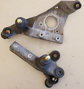 92 93 94 95 Civic Honda OEM Windshield Wiper Arm Mounts Transmission parts - Picture 1 of 6
