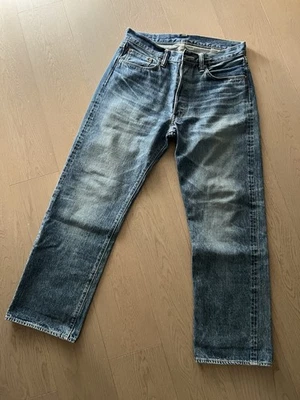 JEANS RECTOS REGULARES CAÑA DE AZÚCAR "MODELO 1947SW LAVADO A LA PIEDRA" 14,25 OZ 33x30 Foto 1 de 4