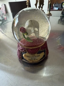 This is a vintage Phantom of the Opera snow globe. - Picture 1 of 7