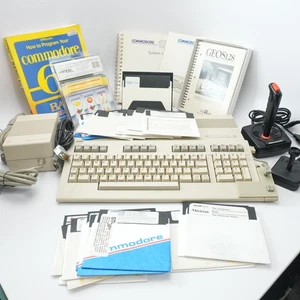 Vintage Commodore 128 System with Joysticks, Disk Games, Suncom, Ect Bundle - Afbeelding 1 van 19