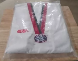 UNIFORME CAF Taekwondo, LOGOTIPO EN EL PECHO, CUELLO EN V rojo talla 1/150 superior e inferior - Imagen 1 de 2