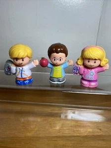 Fisher Price Little People Teacher con mochilas Apple Student School niño y niña - Imagen 1 de 8