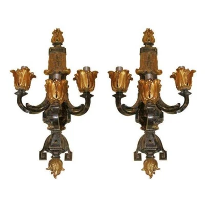 Par de apliques grandes antiguos de tres luces de bronce dorado y patinado Foto 1 de 4