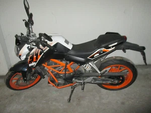 KTM Duke 390 Motorrad - Bild 1 von 3