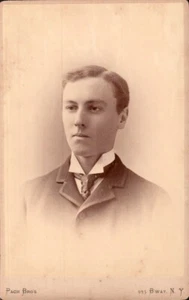 Kabinettkarte gut gekleideter Mann Pach Brothers Broadway New York um 1895 ~ 1897 - Bild 1 von 1