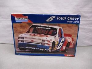 Monogram Total Chevy Race Truck 1/24 - Bild 1 von 4