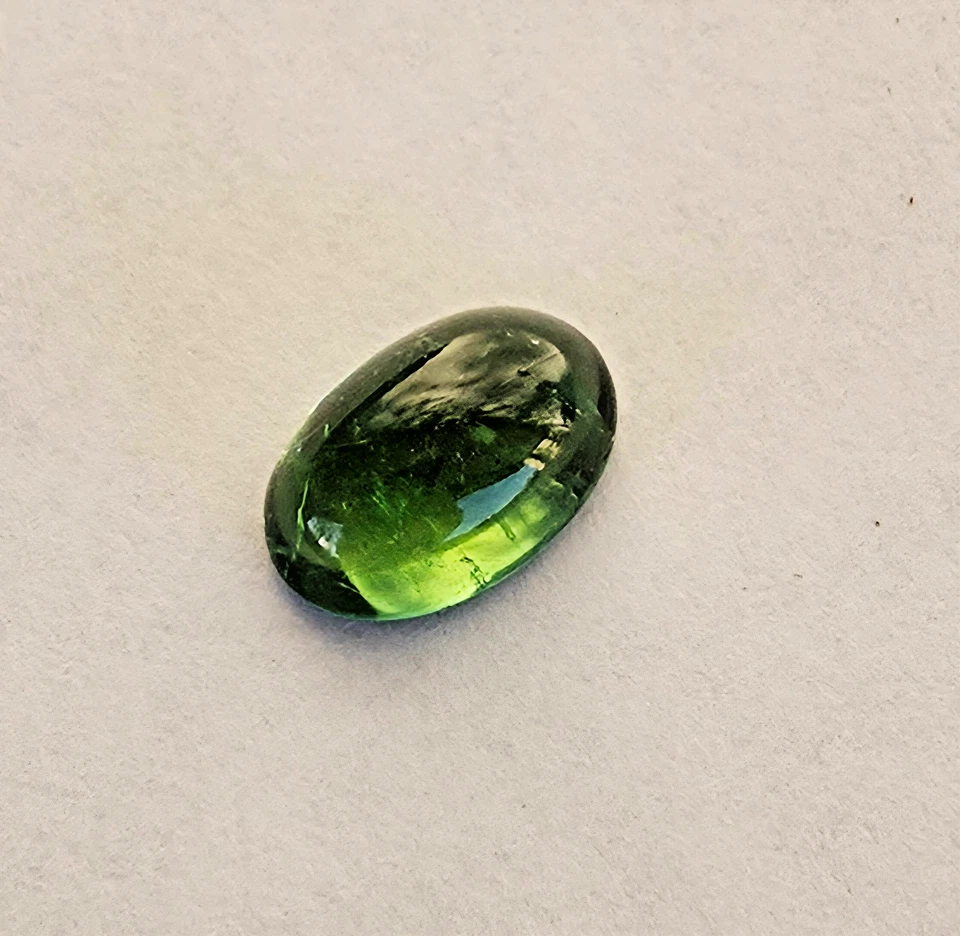 Turmalin Cabochon 1,63 ct 10 x 7 mm oval, schöne Farbe und Qualität - Bild 1 von 1