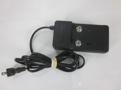 Radio Shack Signal Amplifier UHF VHF FM 15-1108 117 VAC 60Hz 3w - Image 1 of 4