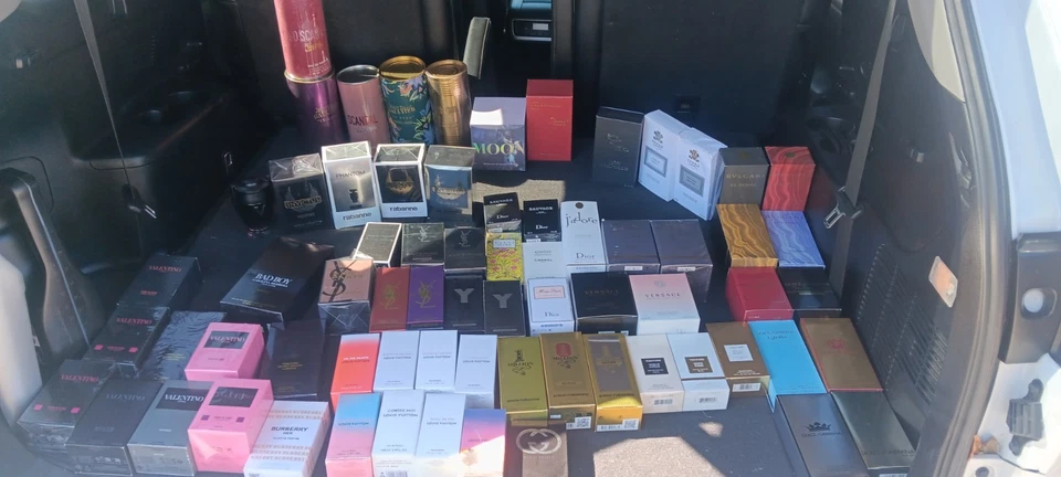 Colonia y perfumes Foto 1 de 1