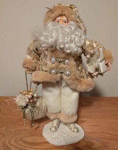 Trim A Home Kmart Weihnachtsmann mit Goldmotiv Figur - Bild 1 von 7