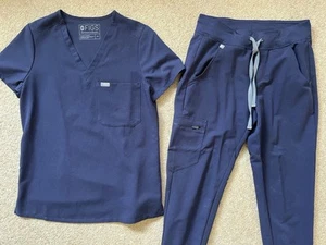 FIGS MEDICAL NURSE SCRUBS SET SHIRT AND PANTS NAVY WITH POCKETS - Unisex XS - Picture 1 of 6