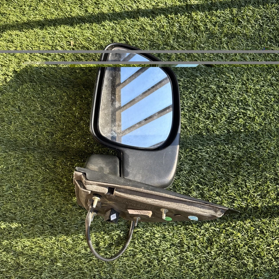 Левое зеркало с электроприводом со стороны водителя для Ford F250 F350 1999 - 2007 годов выпуска - Изображение 1 из 4