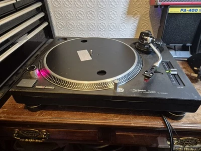 Technics SL-1210 MK2 Direct Drive Turntable - Image 1 of 4
