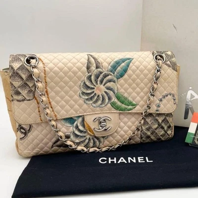 Bolso de Hombro Modelo Raro CHANEL Flor Matelassé Cadena Foto 1 de 4