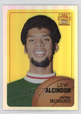 2001 Topps Chrome Reprints Refractor Kareem Abdul-Jabbar (1970-71 Topps) #2 HOF - Image 1 of 2