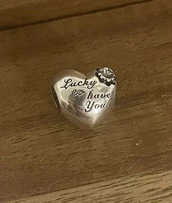 pandora charms S925 Heart & Clover Mom Charm Mother Love 799364C00 - Image 1 of 4