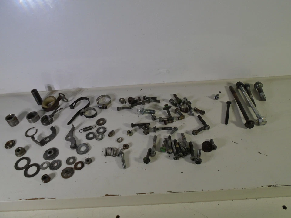 Kawasaki KX 1983 80 TORNILLOS + JUEGO DE PERNOS 83 KX 80 Foto 1 de 4