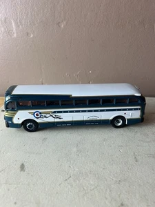 CORGI Classic Die Cast Greyhound Lines #P3853 Philadelphia Bound Yellow Coach - Picture 1 of 7