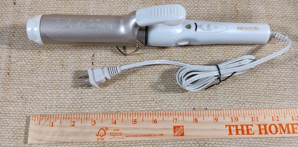 Revlon Perfect Heat Triple Ceramic Curling Iron 1 1/2 Inch Barrel RV050 - Image 1 of 4