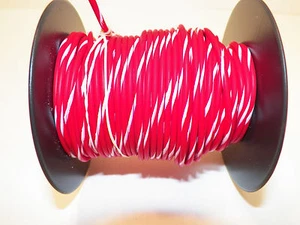 100 FUSS SPULE 18 STÄRKE GXL HI TEMP DRAHT ROT/WEISS GESTREIFT AUTOMOBILFÜSSE - Bild 1 von 2