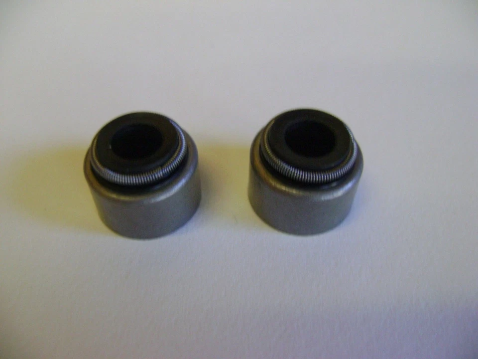 YAMAHA SCOOTER RIVA XC180 XC200 VALVE STEM SEALS 5H0-12119-00-00 OS157C - Image 1 of 1