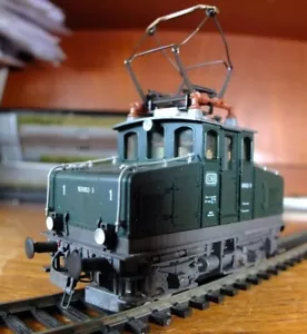 Roco 4128A HO gauge DB BR 169 ‘Pauline’ electric locomotive in green livery - Picture 1 of 11